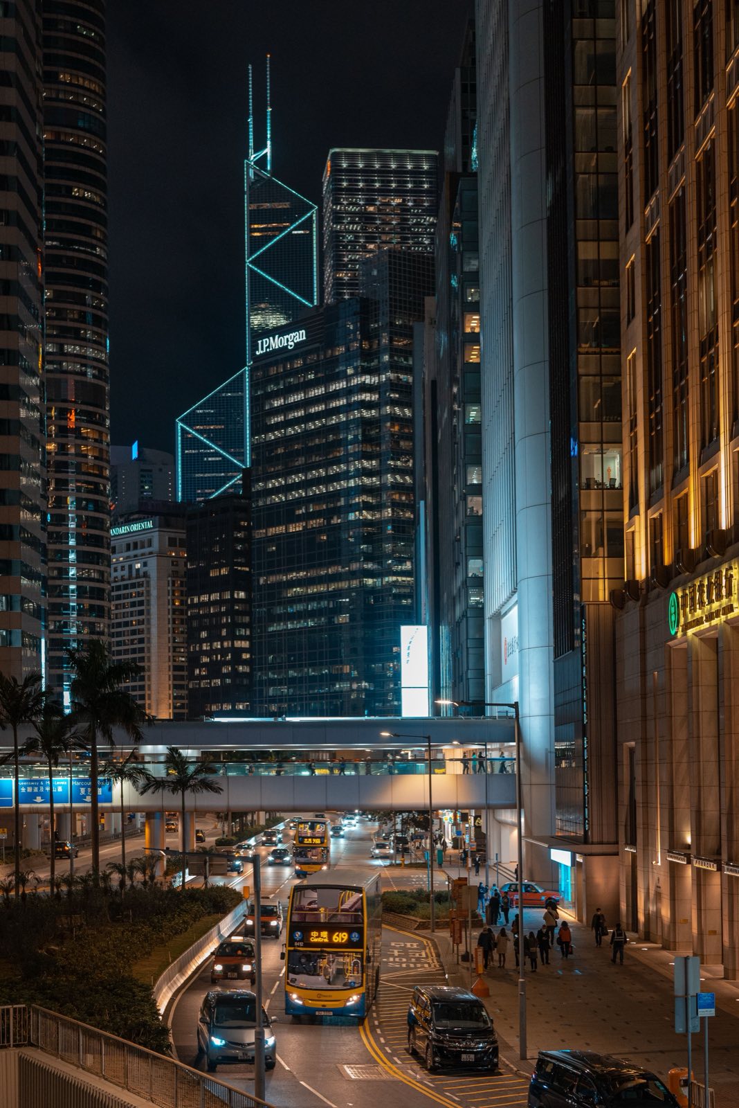 香港中环夜景 — Hong Kong Central at night